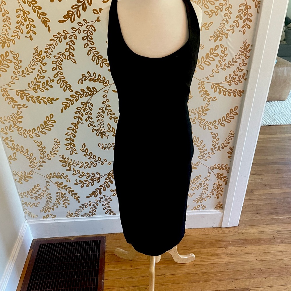 Sexy knee length DianevonFustenberg LBD. Size 2